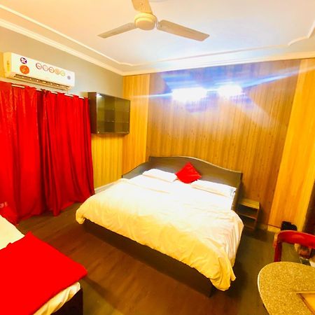 Osakataj Hotel Agra  Eksteriør billede