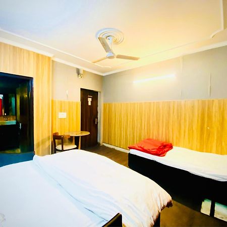 Osakataj Hotel Agra  Eksteriør billede