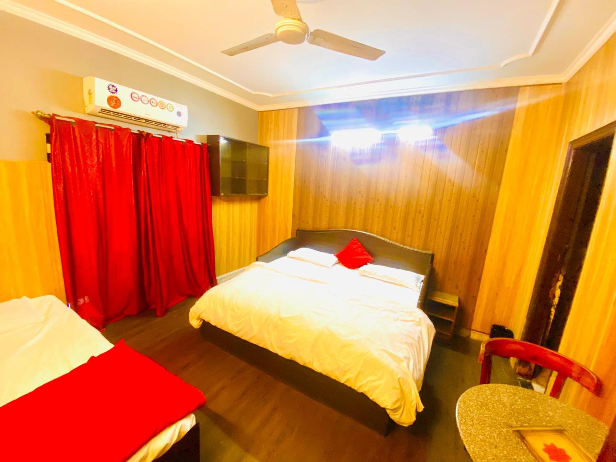 Osakataj Hotel Agra  Eksteriør billede
