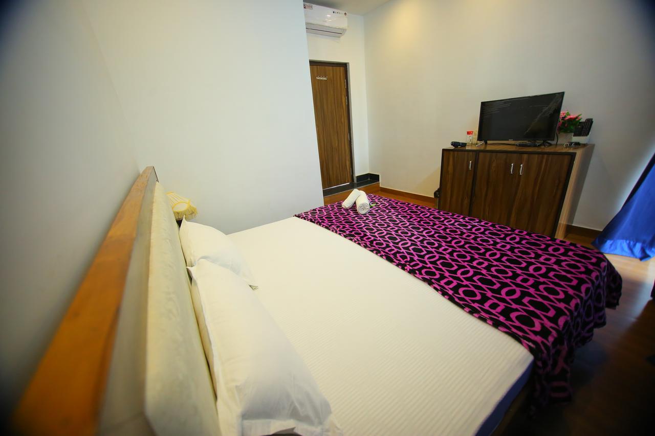 Osakataj Hotel Agra  Eksteriør billede