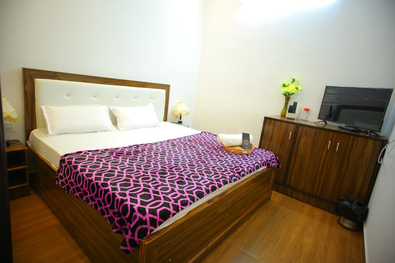 Osakataj Hotel Agra  Eksteriør billede