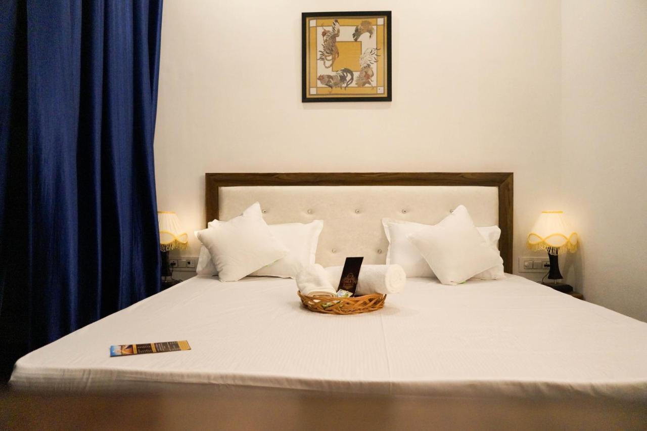 Osakataj Hotel Agra  Eksteriør billede