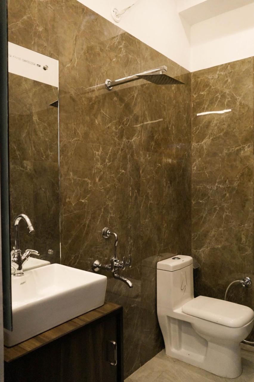Osakataj Hotel Agra  Eksteriør billede