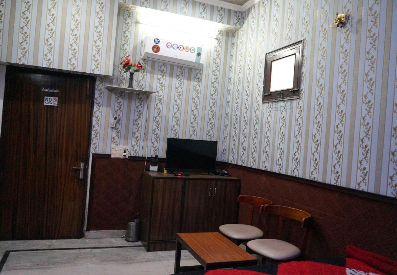 Osakataj Hotel Agra  Eksteriør billede