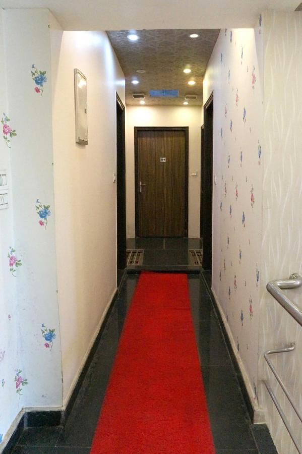 Osakataj Hotel Agra  Eksteriør billede